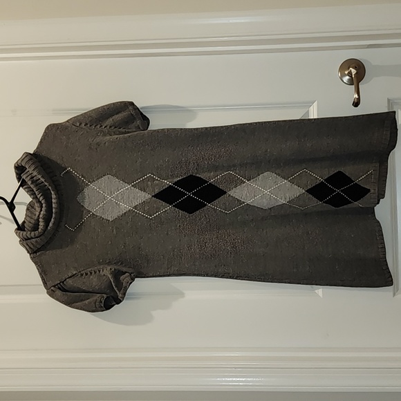 Sweater Project Dresses & Skirts - 🚨 Gray argyle short sleeve sweater dress